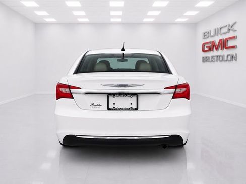 Used 2012 Chrysler 200 Touring FWD image 7