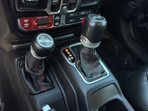 Used 2021 Jeep Wrangler Unlimited Rubicon AWD/4WD image 29