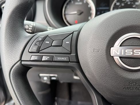 Certified 2025 Nissan Kicks Play S image 31