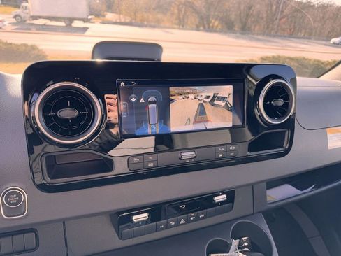 New 2025 Mercedes-Benz Sprinter 2500 image 17