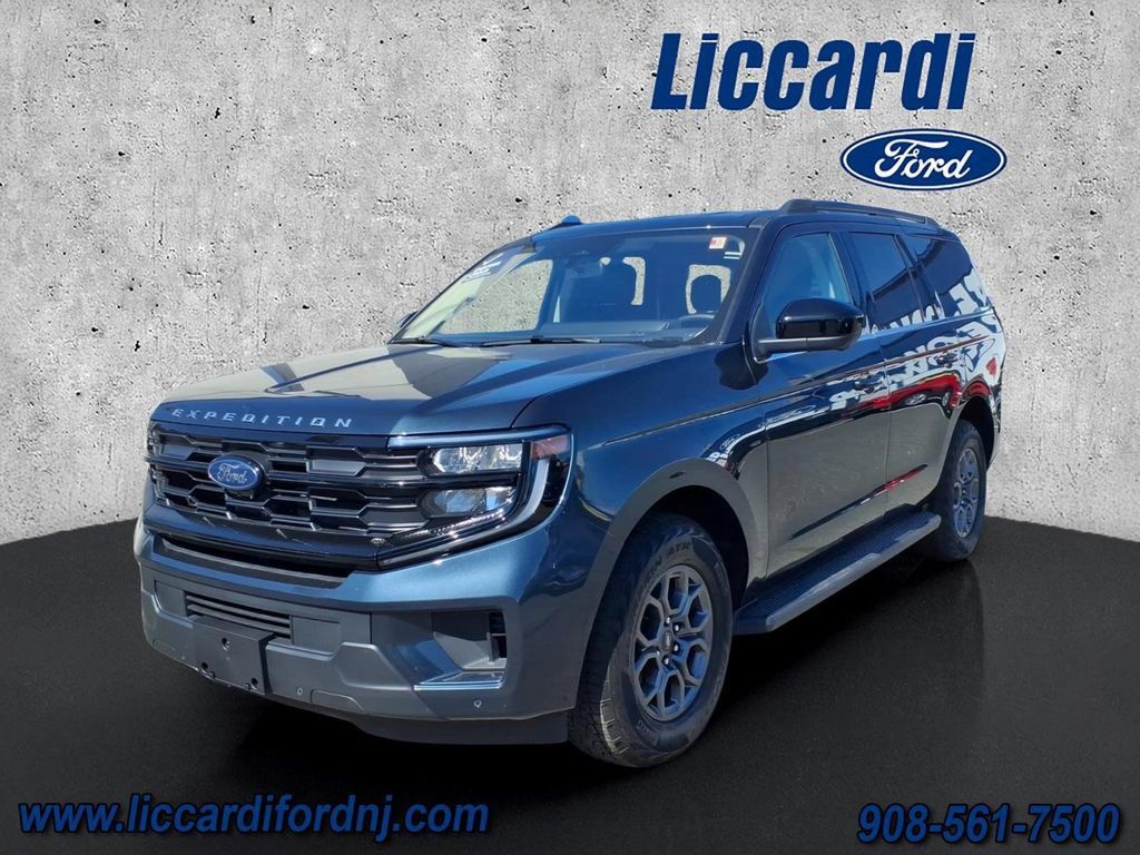 Certified 2025 Ford Expedition Active AWD/4WD image 3