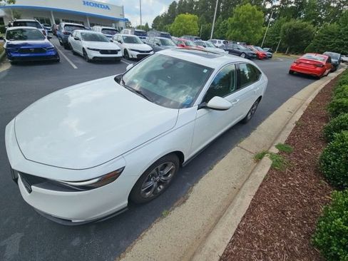 Used 2024 Honda Accord EX image 3