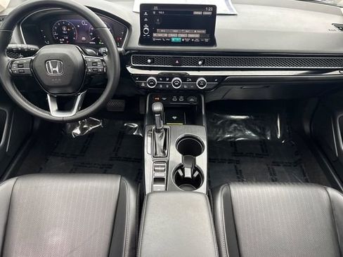 Used 2022 Honda Civic Touring image 10