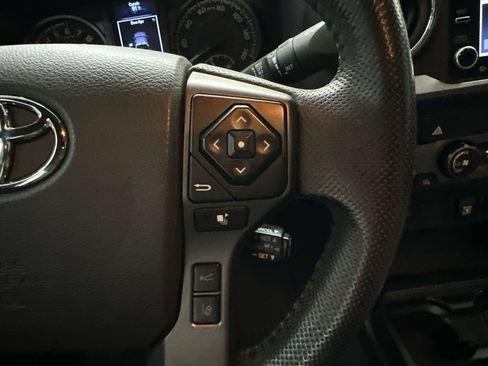Used 2020 Toyota Tacoma TRD Off-Road AWD/4WD image 25