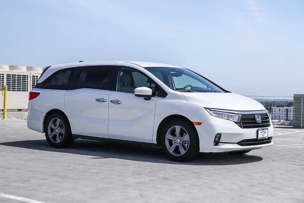 Used 2023 Honda Odyssey EX image 3