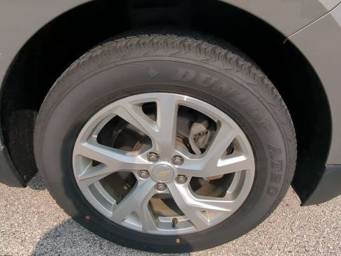 Used 2018 Chevrolet Equinox LT AWD/4WD image 14