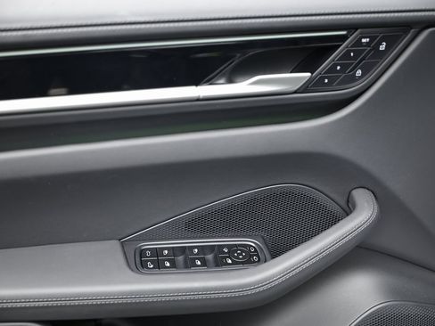 New 2025 Porsche Macan 4S Electric image 22