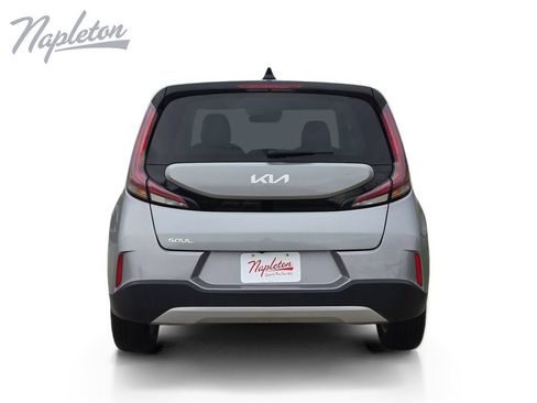 Used 2025 Kia Soul LX w/ LX Technology Package FWD image 4