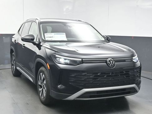 New 2026 Volkswagen Tiguan S FWD image 2