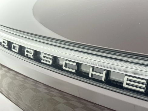 Certified 2026 Porsche Macan Turbo AWD/4WD image 32
