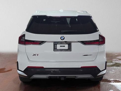 Used 2026 BMW X1 xDrive28i w/ Technology Package AWD/4WD image 4