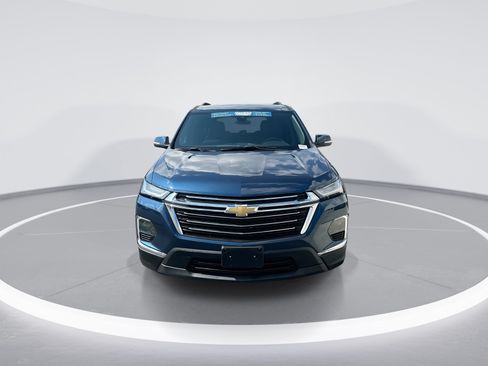 Used 2023 Chevrolet Traverse LT AWD/4WD image 3