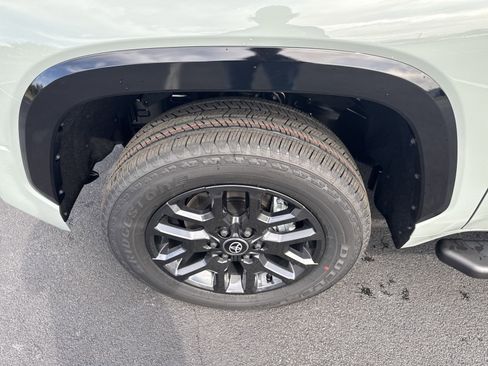 New 2025 Toyota Tundra Platinum image 2