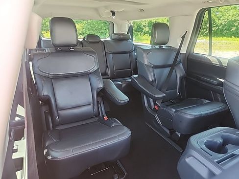 Used 2025 Ford Expedition Max Platinum AWD/4WD image 40