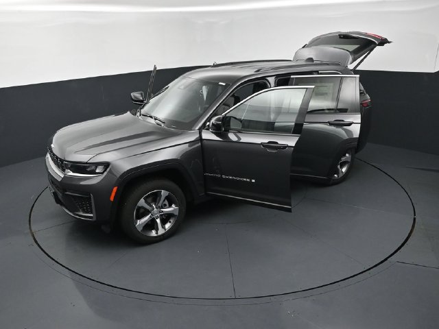 New 2026 Jeep Grand Cherokee Limited w/ Trailer Tow Package AWD/4WD image 26
