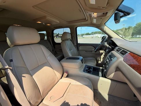 Used 2012 GMC Yukon SLT w/ SLT-2 Equipment Package AWD/4WD image 7