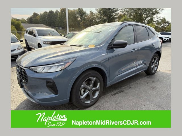 Used 2024 Ford Escape ST-Line w/ Tech Pack #1 FWD image 1