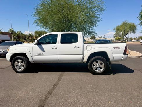 Used 2013 Toyota Tacoma PreRunner w/ TRD Sport Pkg RWD image 4