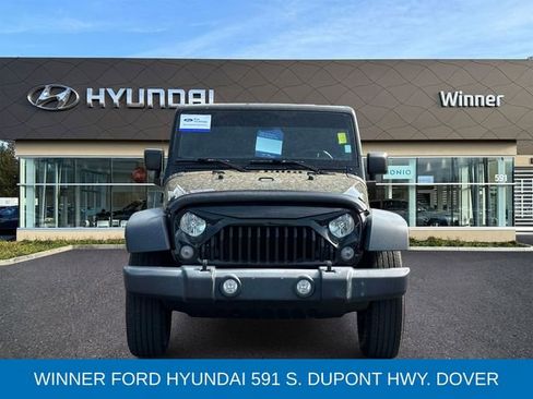Used 2018 Jeep Wrangler Unlimited Sport w/ Connectivity Group AWD/4WD image 7