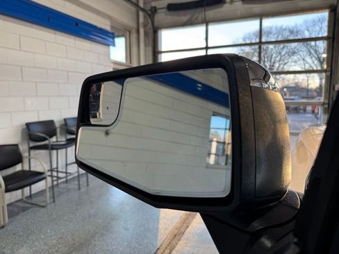 Used 2025 GMC Sierra 1500 SLT image 24