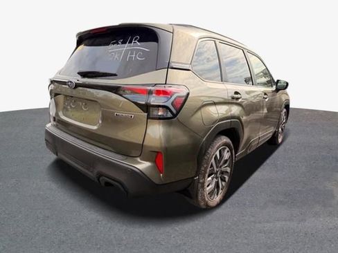 Used 2025 Subaru Forester Touring AWD/4WD image 3