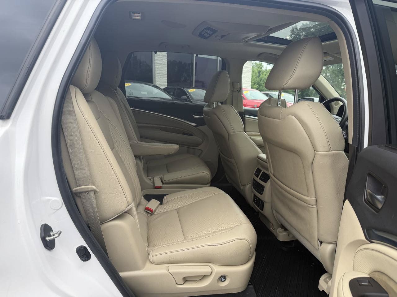 Used 2020 Acura MDX w/ Tech & Entertainment Pkg AWD/4WD image 16