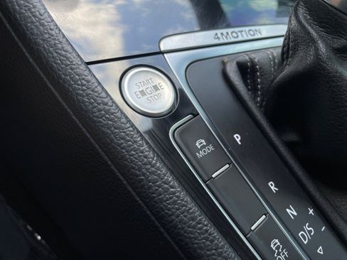 Used 2015 Volkswagen Golf R R image 20