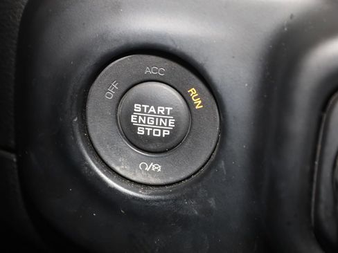 Used 2021 Jeep Wrangler Unlimited Sahara AWD/4WD image 28