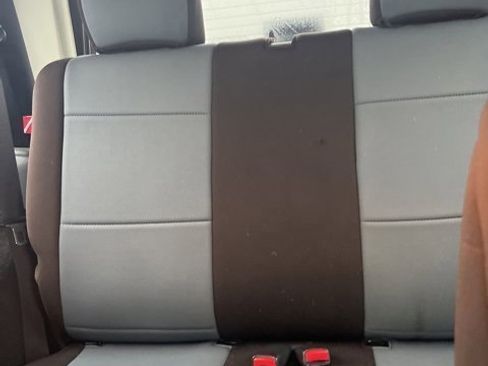 Used 2015 Jeep Wrangler Sahara image 10