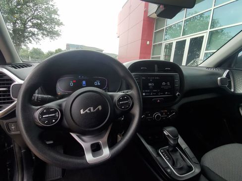 Used 2024 Kia Soul LX w/ Option Group 015 FWD image 12