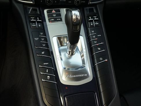 Used 2014 Porsche Panamera S image 17