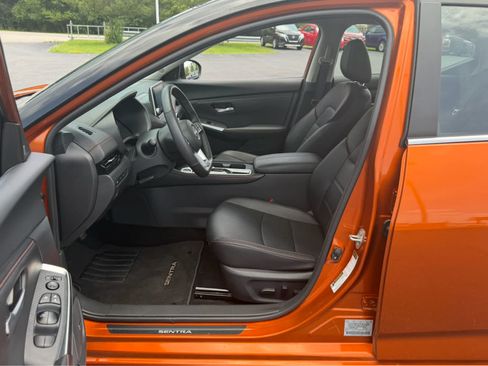 Used 2025 Nissan Sentra SR w/ SR Premium Package FWD image 17