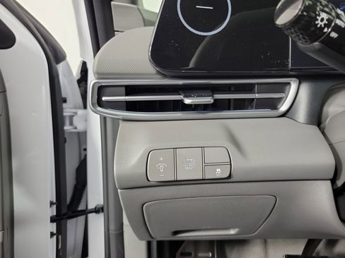 New 2025 Hyundai Elantra SEL image 23