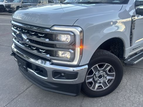 Used 2026 Ford F250 Lariat AWD/4WD image 2