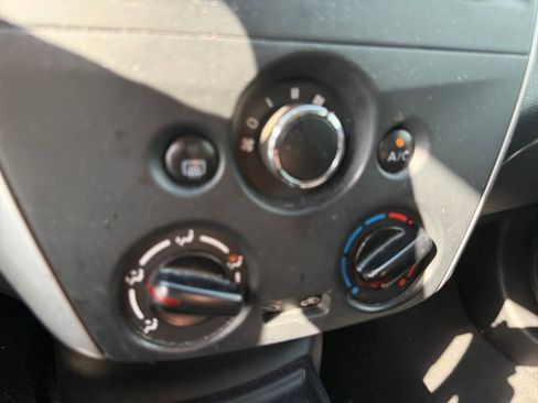 Used 2016 Nissan Versa SL image 17