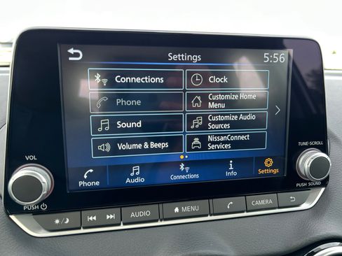 Used 2025 Nissan Sentra SR w/ SR Premium Package FWD image 14