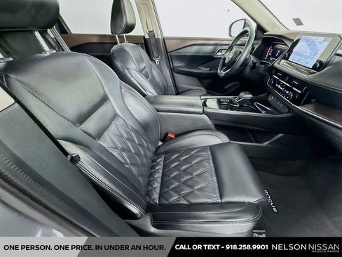 Certified 2023 Nissan Rogue Platinum w/ Platinum Premium Package FWD image 30