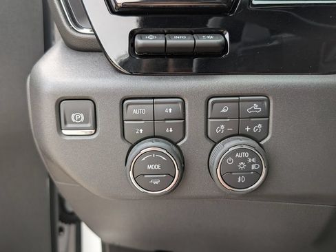 Certified 2025 Chevrolet Silverado 1500 ZR2 w/ Technology Package AWD/4WD image 16