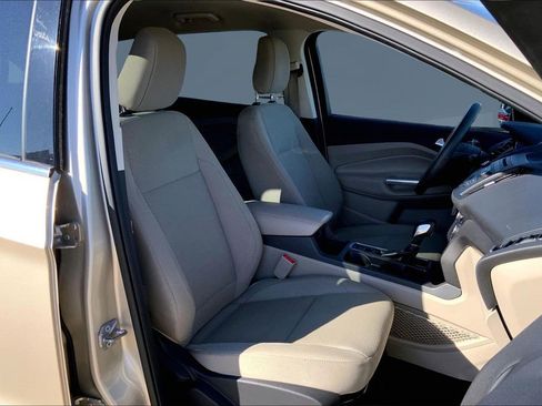 Used 2018 Ford Escape SE image 7