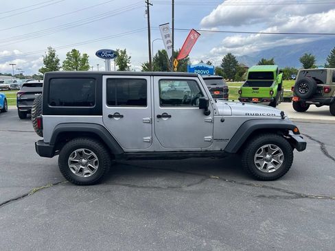 Used 2015 Jeep Wrangler Unlimited Rubicon w/ Dual Top Group AWD/4WD image 7