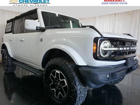 Used 2022 Ford Bronco Outer Banks AWD/4WD image 1