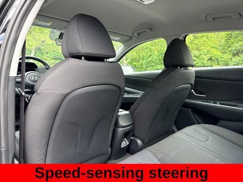 Used 2026 Hyundai Elantra SE FWD image 18