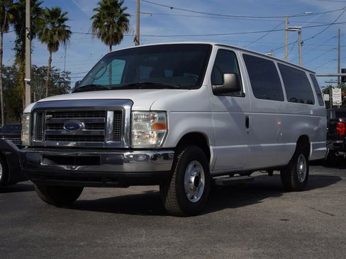 Used 2011 Ford E-350 and Econoline 350 XLT image 12