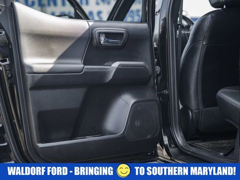 Used 2021 Toyota Tacoma TRD Off-Road w/ TRD Premium Off Road Package image 40