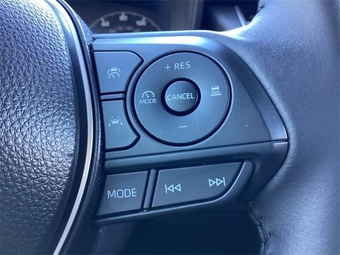 Certified 2025 Toyota Corolla SE image 18