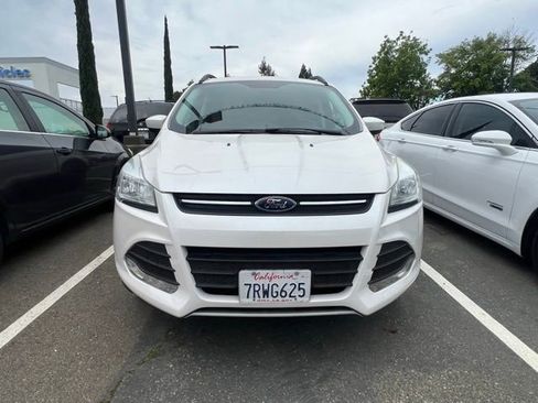 Used 2016 Ford Escape SE w/ SE Leather Comfort Package FWD image 2