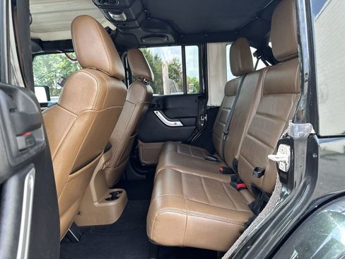 Used 2012 Jeep Wrangler Unlimited Sahara w/ Dual Top Group image 10