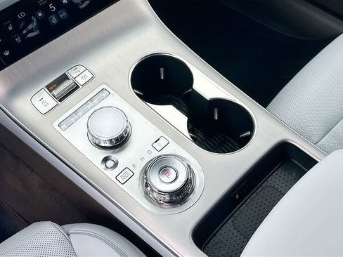 Certified 2026 Genesis GV70 2.5T Advanced image 15