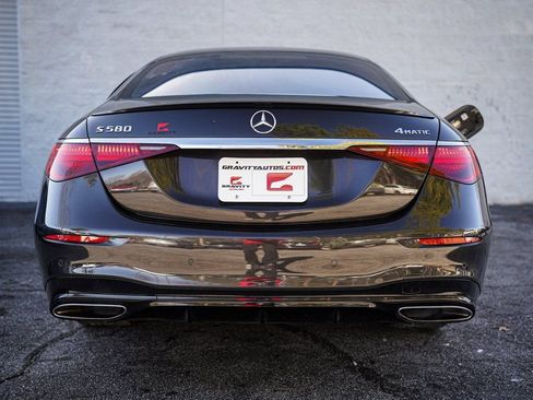 Used 2022 Mercedes-Benz S 580 4MATIC Sedan w/ AMG Line Package image 14