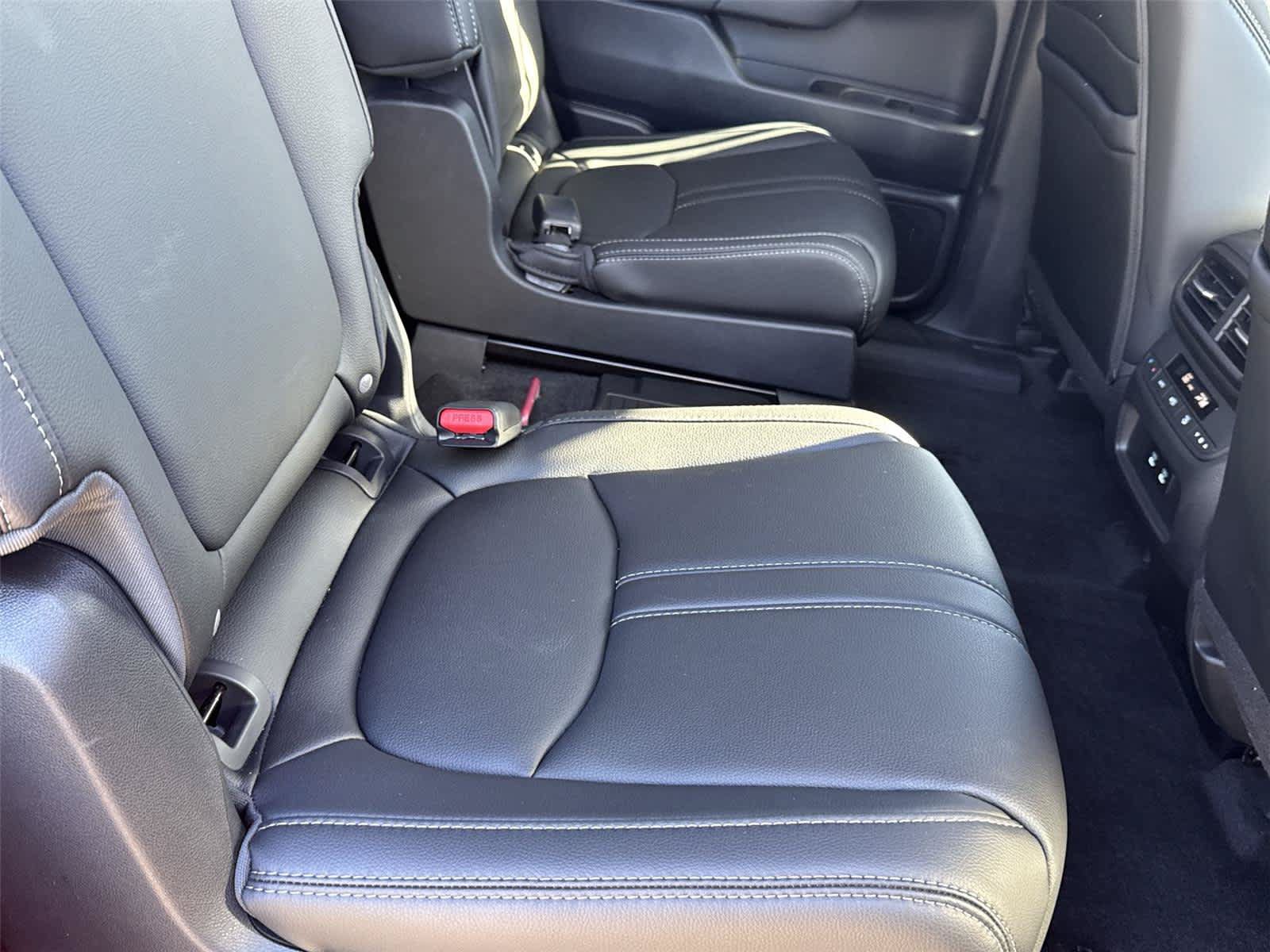 Used 2026 Honda Pilot image 15